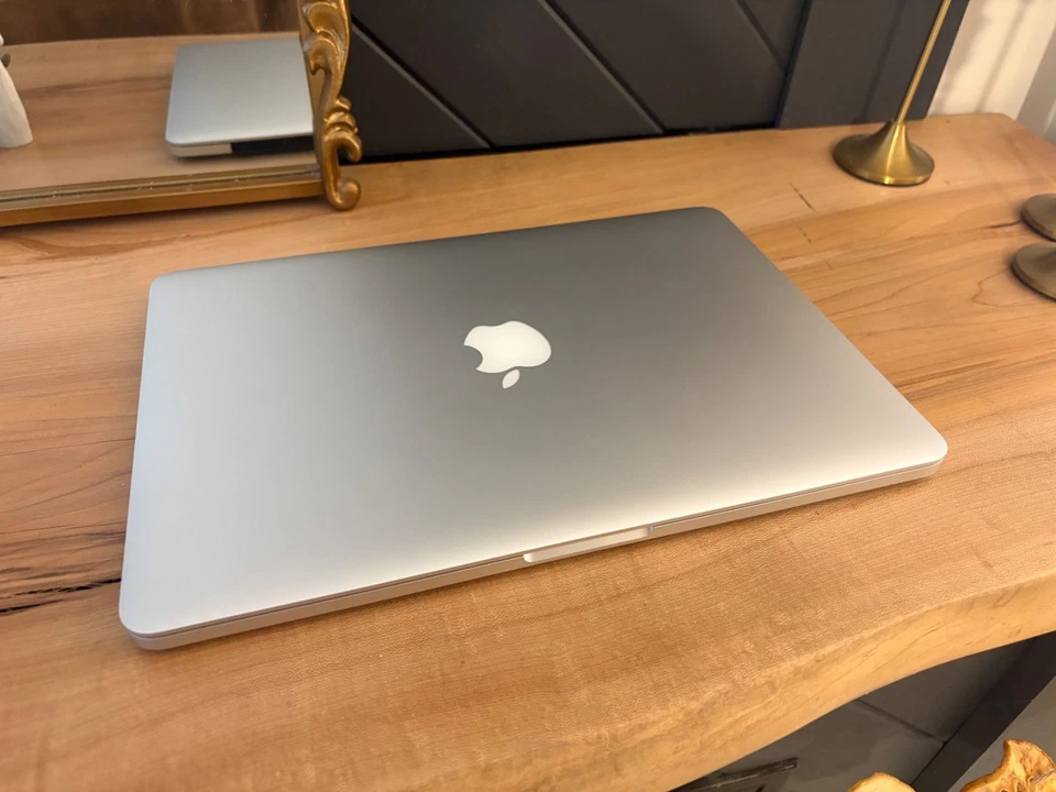 MacBook Pro 13" Retina 2015 NEW BATTERY 2.9GHz Intel i5 / 8GB RAM / 500 GB SSD - Image 2 of 4