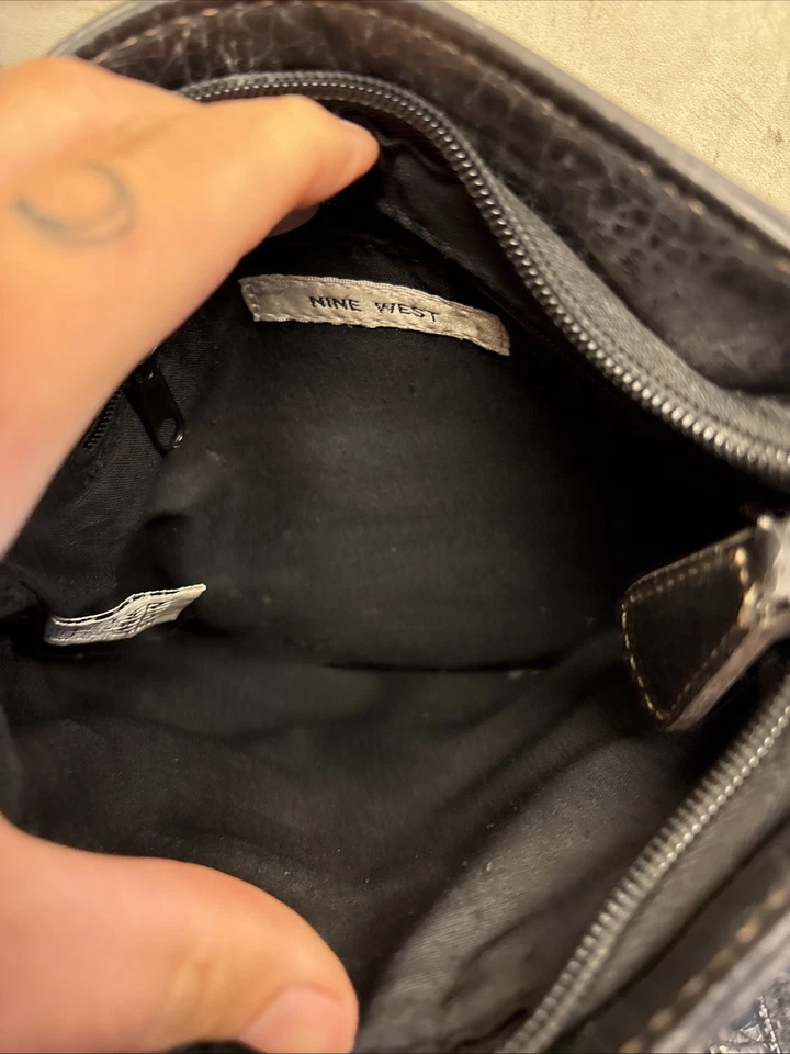 Черная сумка через плечо Nine West - Изображение 3 из 4