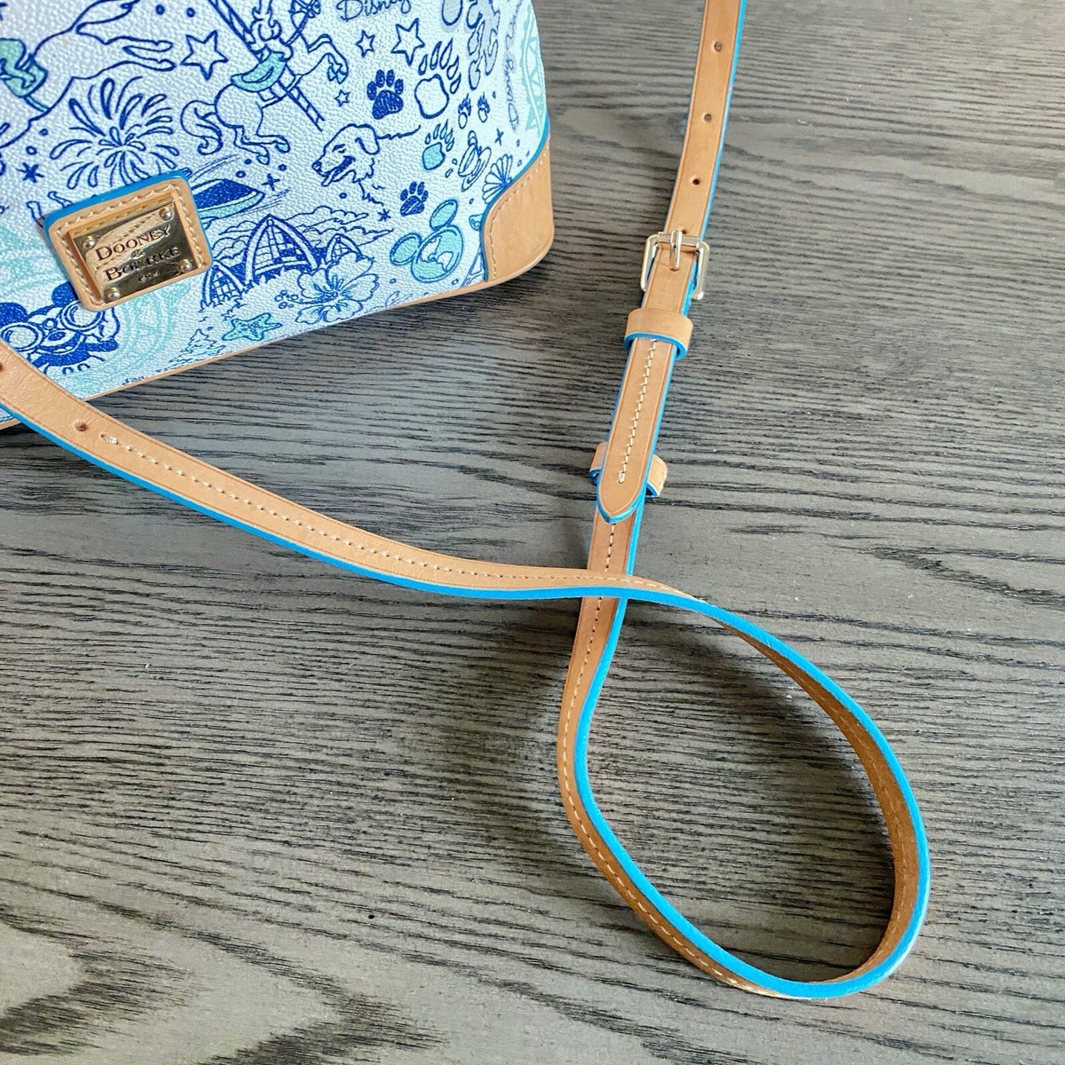 Disney X Dooney & Bourke DVC Vacation Club 25th Crossbody Letter
