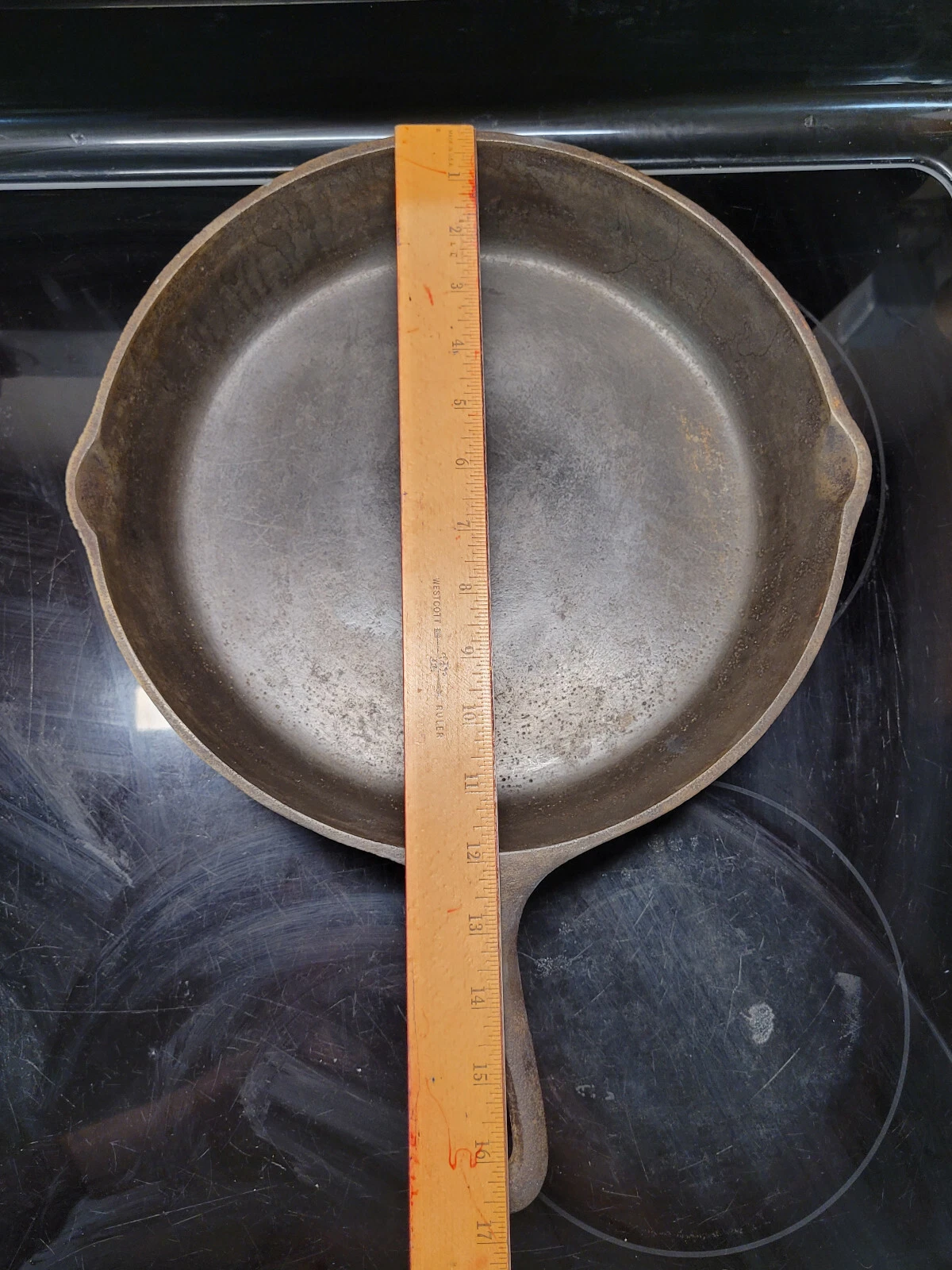HUGE 12" Cast Iron Pan 3 notch heat ring UNKNOWN maybe Lodge, not Griswold
Opens in a new window or