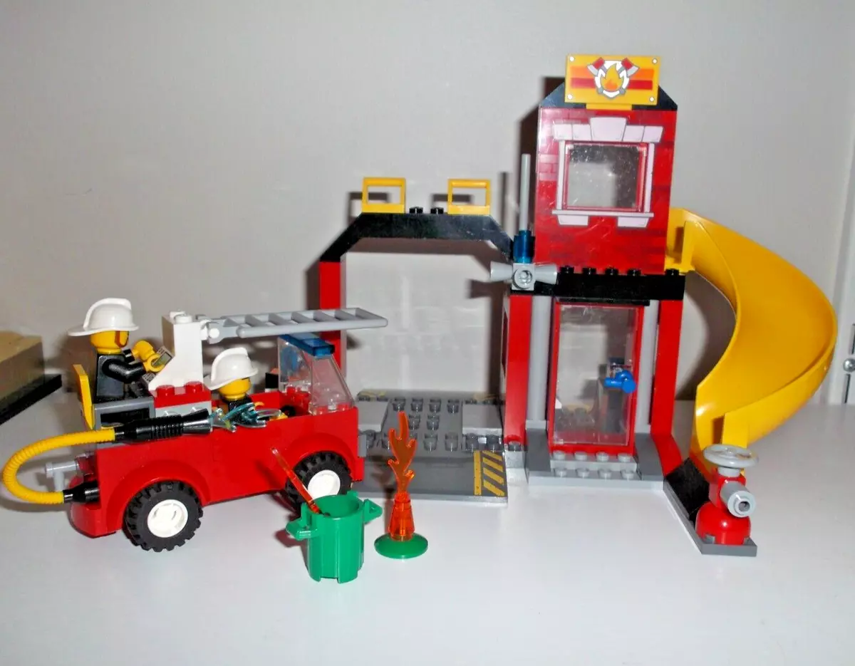 Lego 10671 Juniors Fire Emergency Station 100 Complete No Instructions Or Box