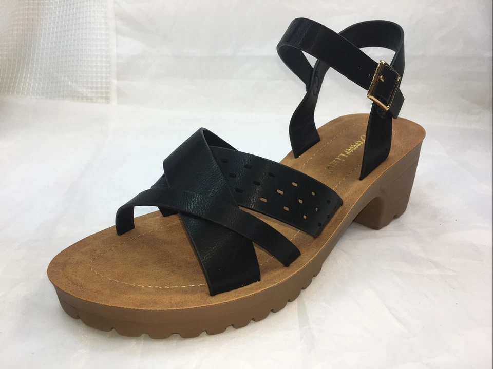 FOREVER-TALA PLATFORM EYELET 2.5" Mid-Chunky Block Heel Women Ankle Strap Sandal - Image 2 of 4