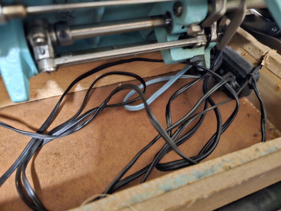 Vtg Fleetwood Deluxe Sewing Machine Portable Teal Zig Zag eBay