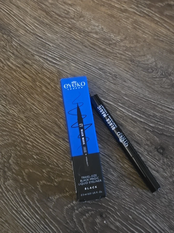 Eyeko London Black Magic Liquid Eyeliner 0,3 ml - Bild 2 von 2
