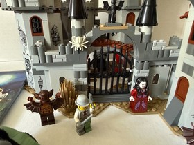 LEGO Monster Fighters: VAMPYRE CASTLE #9468~ 100% COMPLETE w/Manuals~Glow