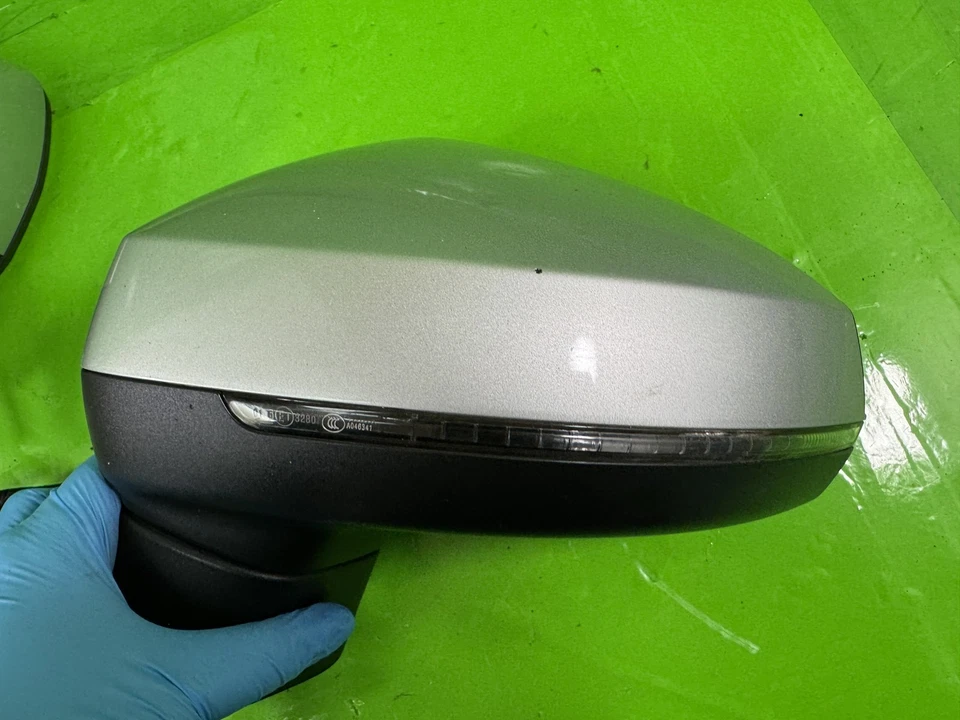 AUDI A3 WING MIRRORS ICE SILVER LX7W DRIVER PASSENGER MK3 2012-2016 MANUAL FOLD - image 4 of 4