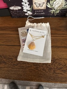 Flotsom & Co. Hawaiian Sunrise Shell Necklace.  Perfect Color And Shape.