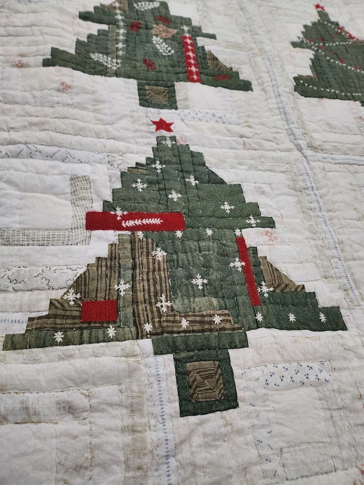 Pottery Barn Arden Tree Handcrafted Christmas Tree Quilt Queen + SHAM - Image 2 of 4