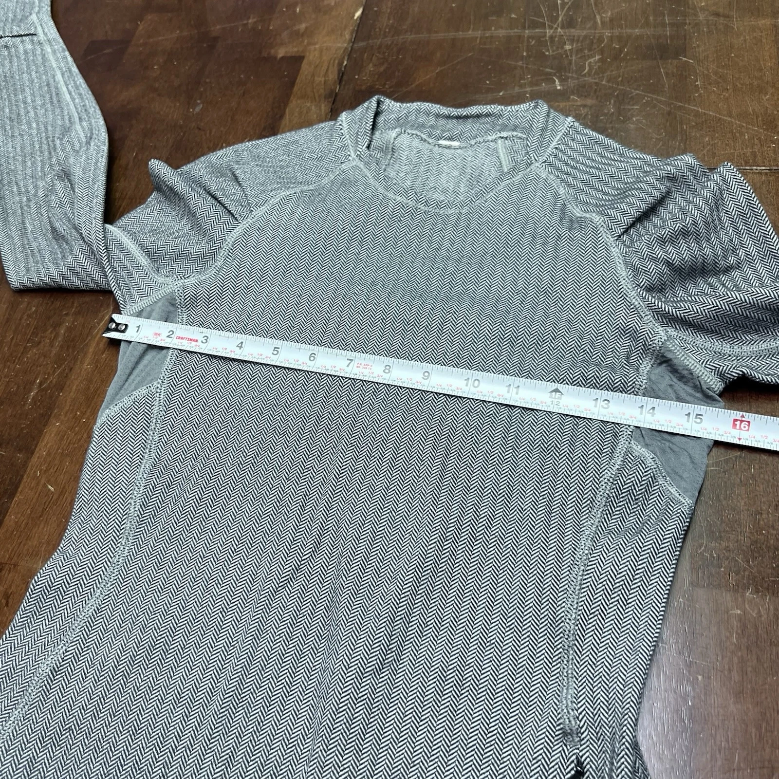 lululemon think fast long sleeve stripe thumbholes euc shirt