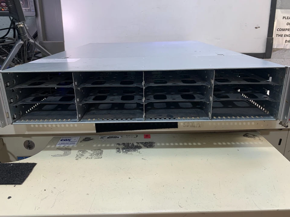 SUPERMICRO CSE-826 / 6027R-E1R12T SERVER 16GB RAM & (2x) XEON E5-2609 @ 2.50GHZ - Image 2 of 4