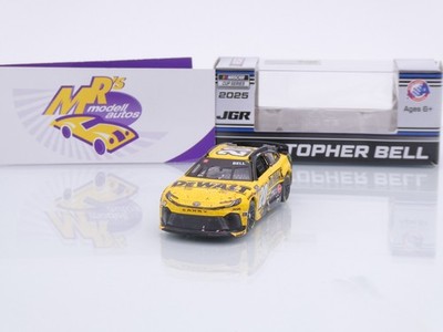 Lionel Racing W202565DWLCDD # Toyota NASCAR 2025 Christopher Bell - DeWalt 1:64