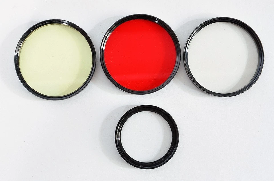 4x Vintage Pentax Screw-In Lens Filters, Red, UV, Yellow, Close-Up, 49mm & 37.5m - Image 2 of 4
