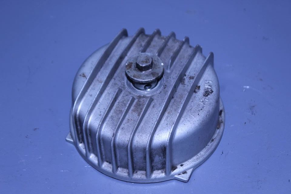 1983 YAMAHA VENTURE ROYALE XVZ1200D ENGINE OIL FILTER COVER - Image 3 of 4