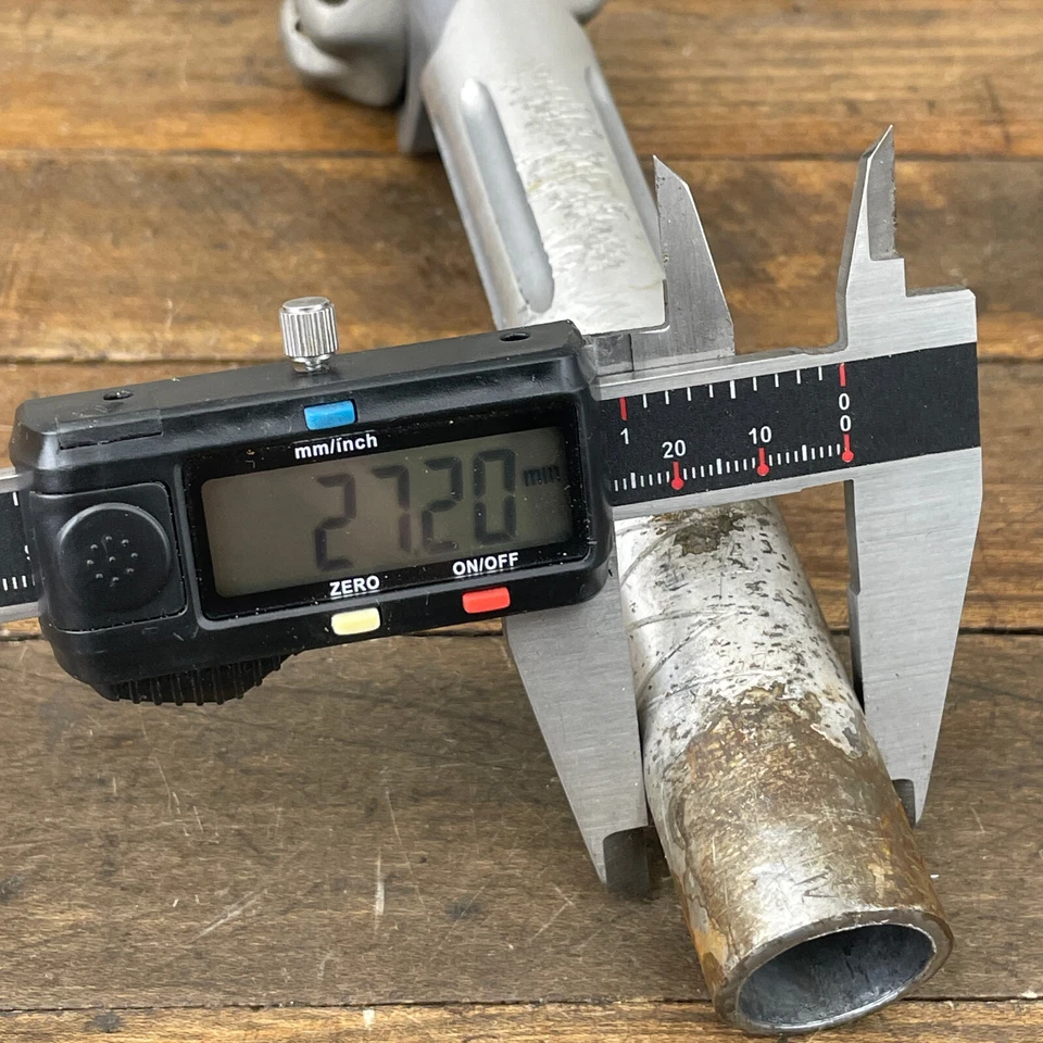 Tija de sillín de carretera de aleación ITM de colección 27,2 mm estriada Italia años 80 plateada Foto 4 de 4