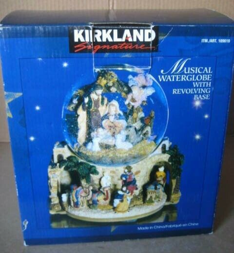 KIRKLAND SIGNATURE COSTCO 109619 MUSICAL SNOW GLOBE WATER GLOBE