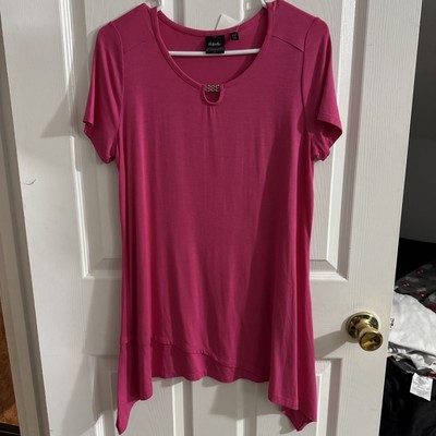 RAFAELLA SHORT SLEEVE PINK COTTON HI LO TOP WITH METAL BLING AT NECKLINE