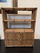 Estante de pared o encimera vintage estilo isla de mimbre de 3 niveles con puertas