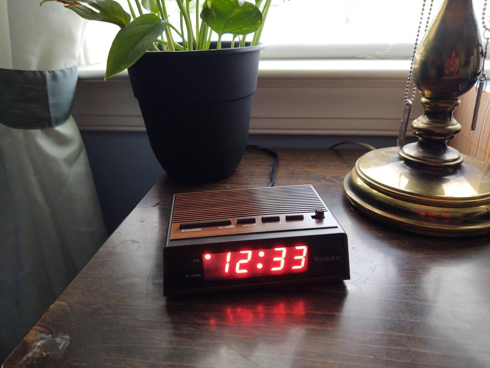 Westclox Retro Woodgrain Small Alarm Clock with Red LED Snooze Battery Backup