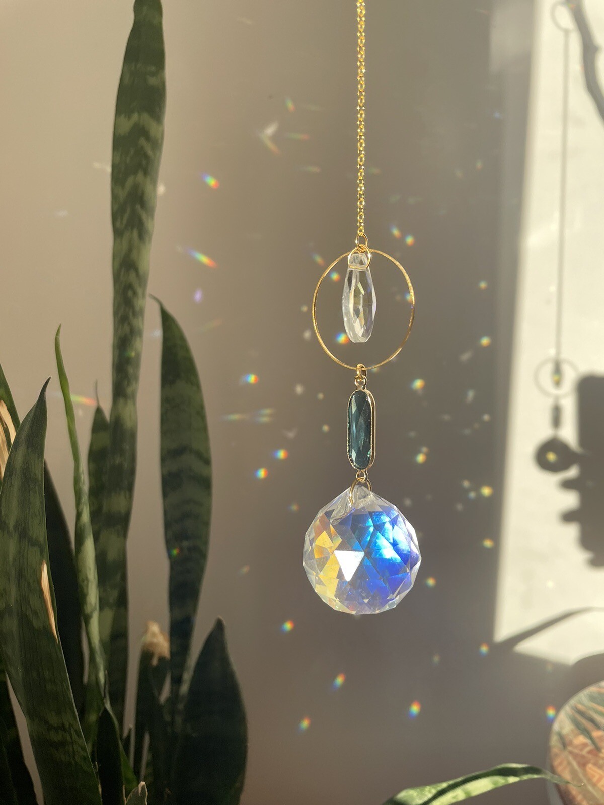Attrape-soleil prisme en laiton le cadeau poétique fait main pour pendaison de crémaillère