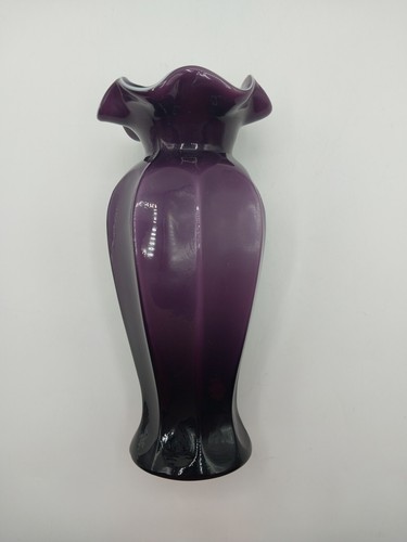 Vtg Fenton Ruffle Vase 8” Purple White 8 Panel * Hard to find * - Picture 13 of 22