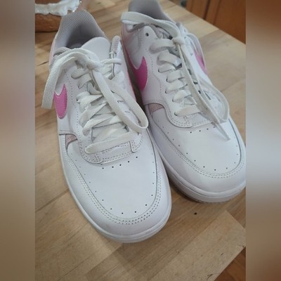 Nike Gamma Force Sneakers Womens  Size 8.5 White/Playful Pink Basketball Street