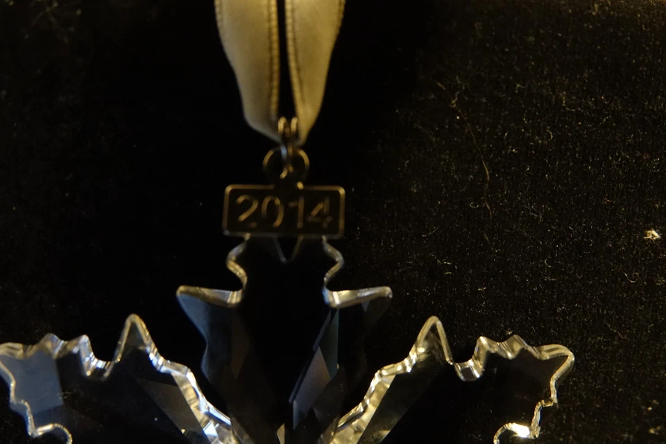 Swarovski Christmas Star 2014 (5059026) - image 2 of 3