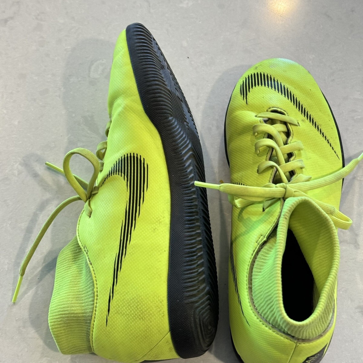 Size 7 Volt Black Indoor Turf Shoes NIKE Mercurial Superfly soccer