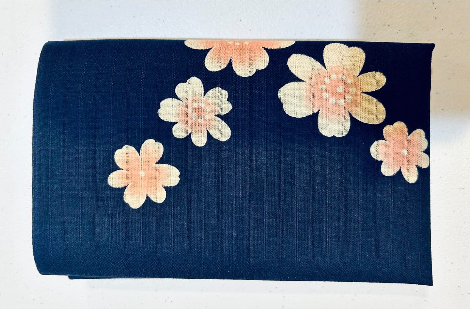 Tenugui-Japanese Hand cloth：Pale pink flower pattern, Navy blue 8050t0014