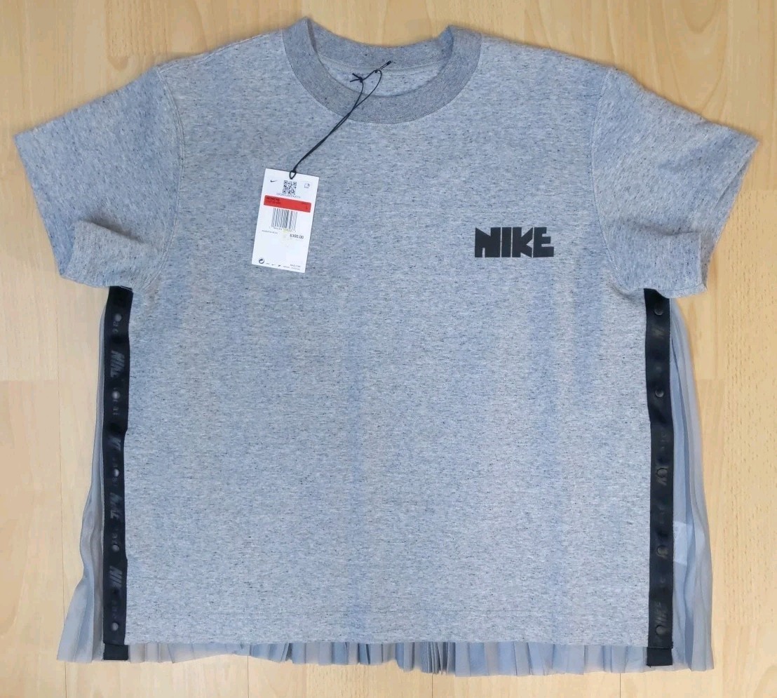 SACAI X NIKE Felpa Nike x Sacai manica corta top donna L grigia plissettata CV5716 063 $300