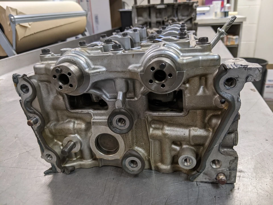 Culata izquierda para Nissan Versa 1.6 12-13 Foto 3 de 4