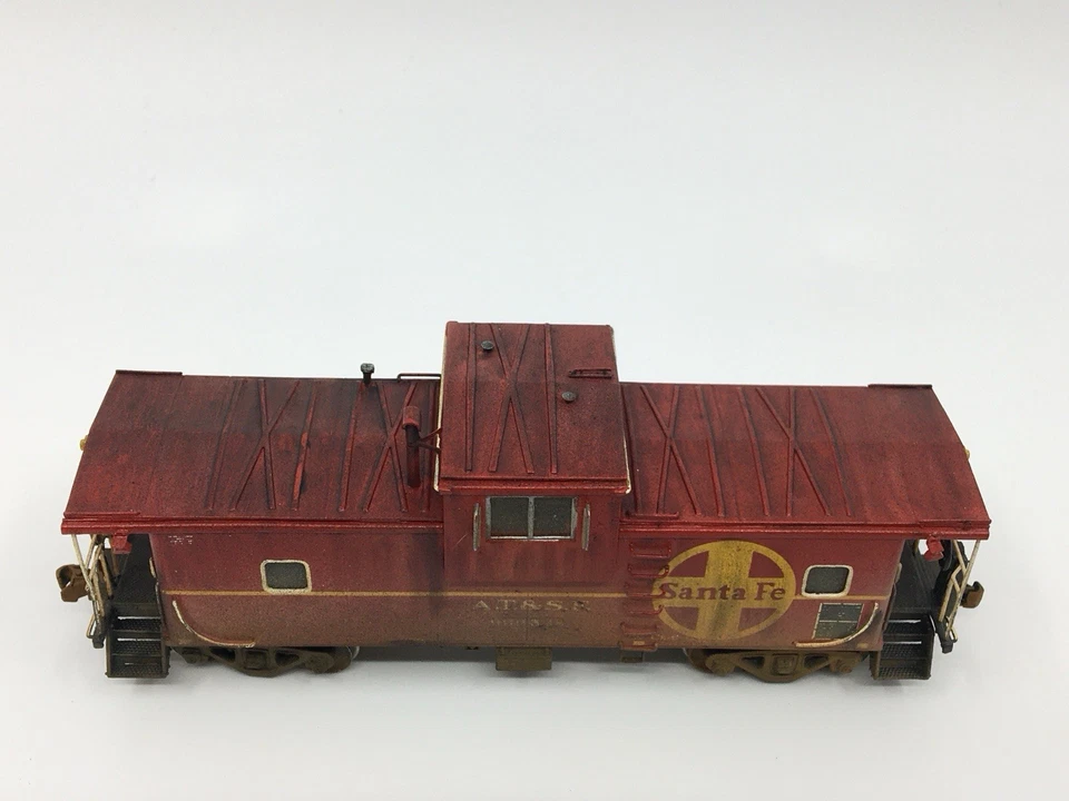 HO Overland Models OMI Santa Fe Ce-6 & Ce-8 Wide Vision Caboose ATSF WEATHERED - Image 2 of 4