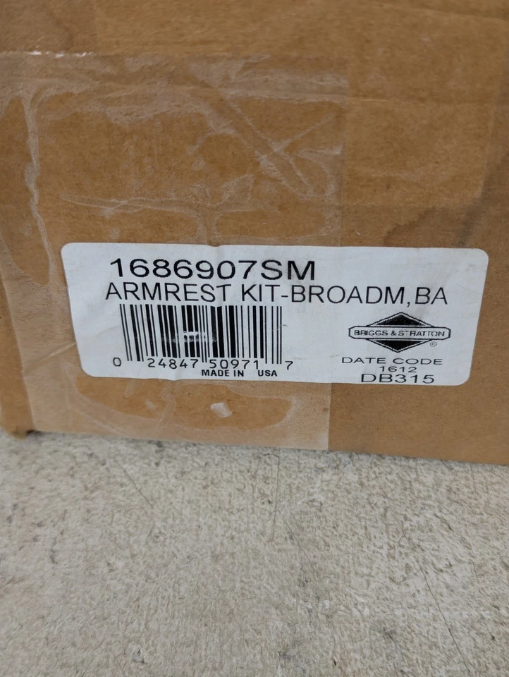 Kit Reposabrazos Briggs Stratton 1686907SM Nuevo Kit Reposabrazos Con Herrajes, 2 Reposabrazos Foto 3 de 3