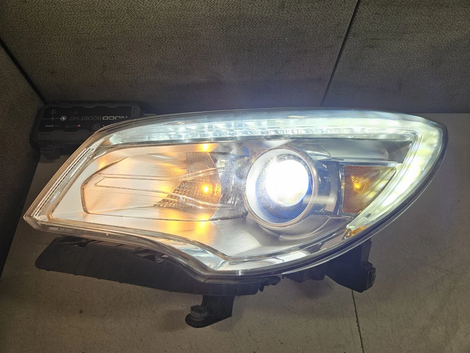 2013-2017 Buick Enclave LH Driver Xenon HID NON-AFS Headlight Lamp Assembly OEM - Image 2 of 4