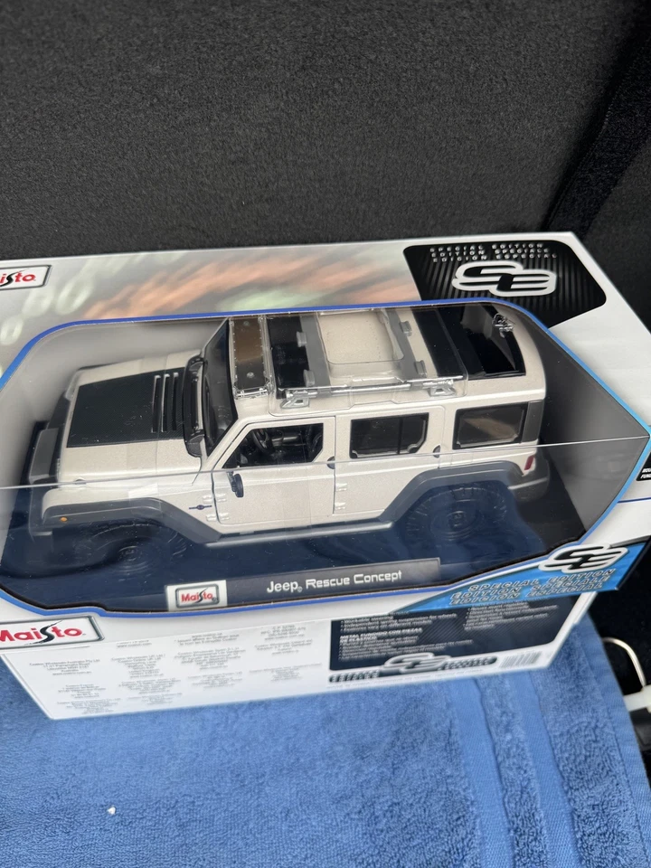 Maisto масштаб 1:18 Jeep Rescue Concept, белый специальный выпуск - Изображение 3 из 4