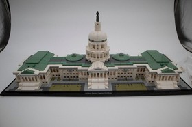 LEGO ARCHITECTURE: United States Capitol Building (21030) 99.5% COMPLETE