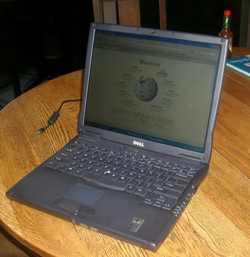 Dell latitude Csx P3-500 / 256MB / 30GB / CD / FDD -TFT