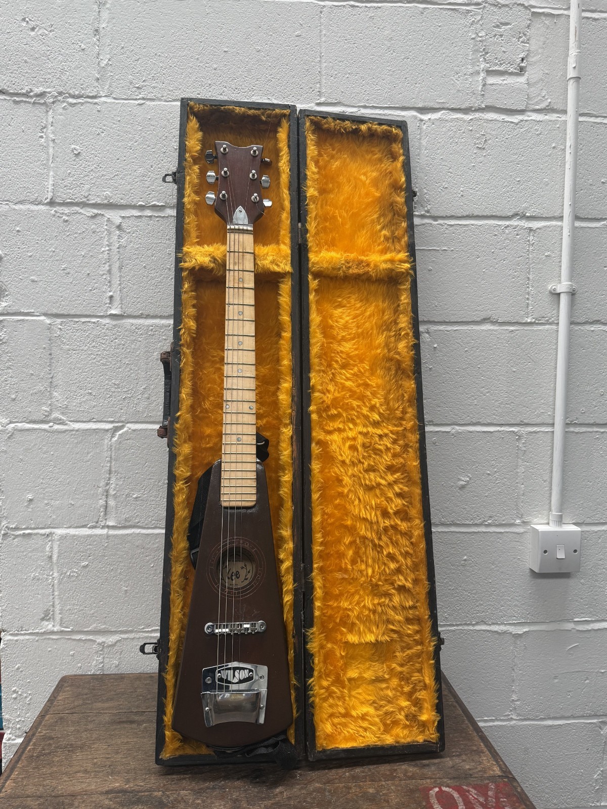 VINTAGE BACKPACKER ? GUITAR - LEE  /  WILSON ? INFO WELCOME - CUSTOM MADE ?