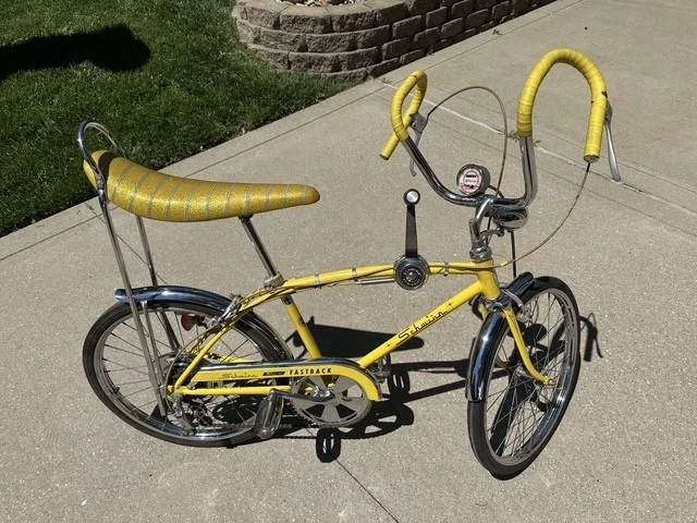 Vintage Schwinn Stingray Bike In Collectible Complete Bikes for