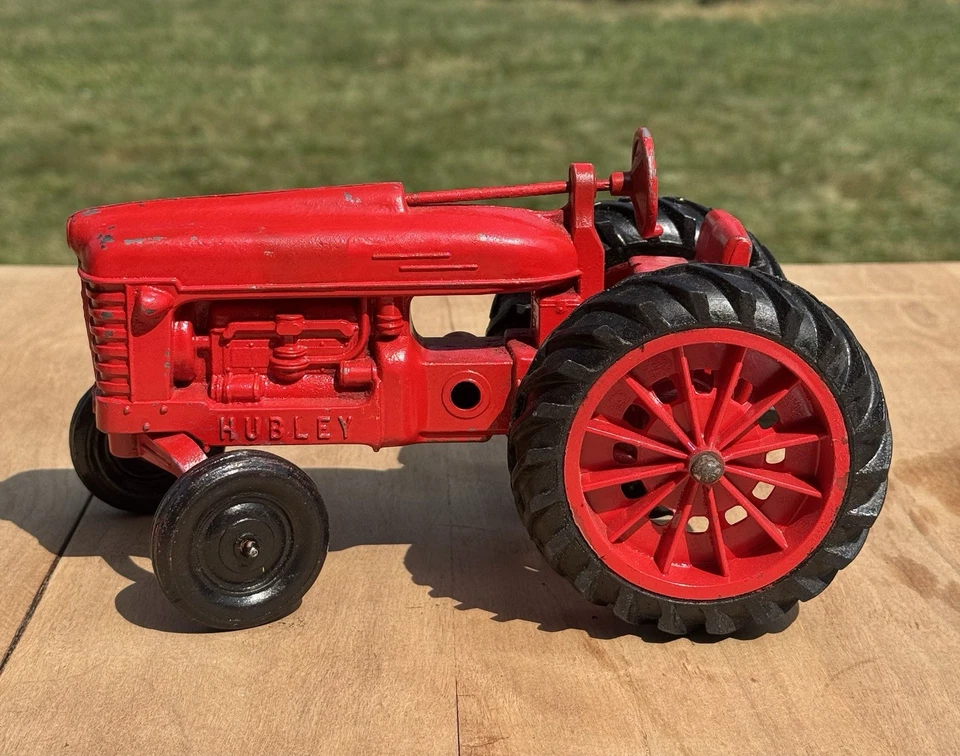 "Tractor agrícola Hubley de hierro fundido de colección frente ancho rojo aprox. 9""" Foto 3 de 4