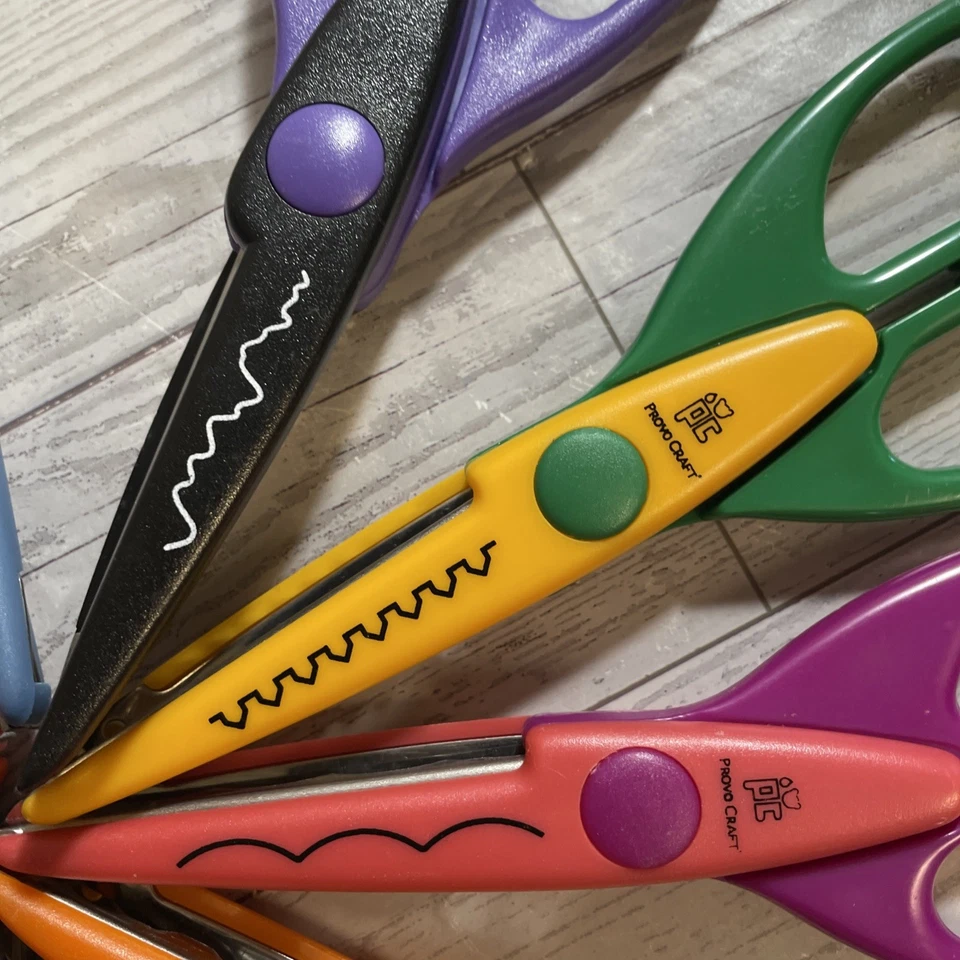 Provo Craft Lot Of 10 Edging And Scalloping Scissors Scrapbooking Arts And Craft - Image 3 of 4