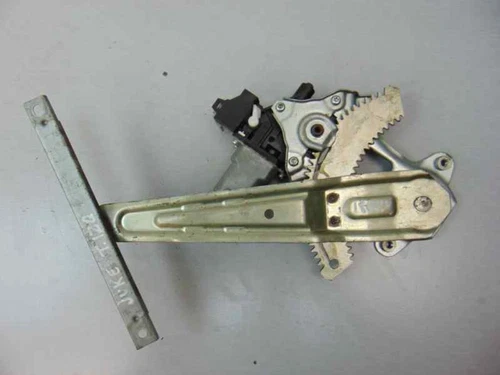 2 pin rear window regulator left. For Nissan Juke (F15E) Acenta 2013 180614 - Picture 2 of 10