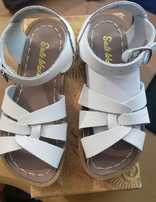 white sandals size 11