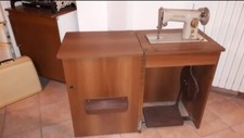 Macchina da cucire Singer a pedale con mobiletto anni 60/70, sottocosto.