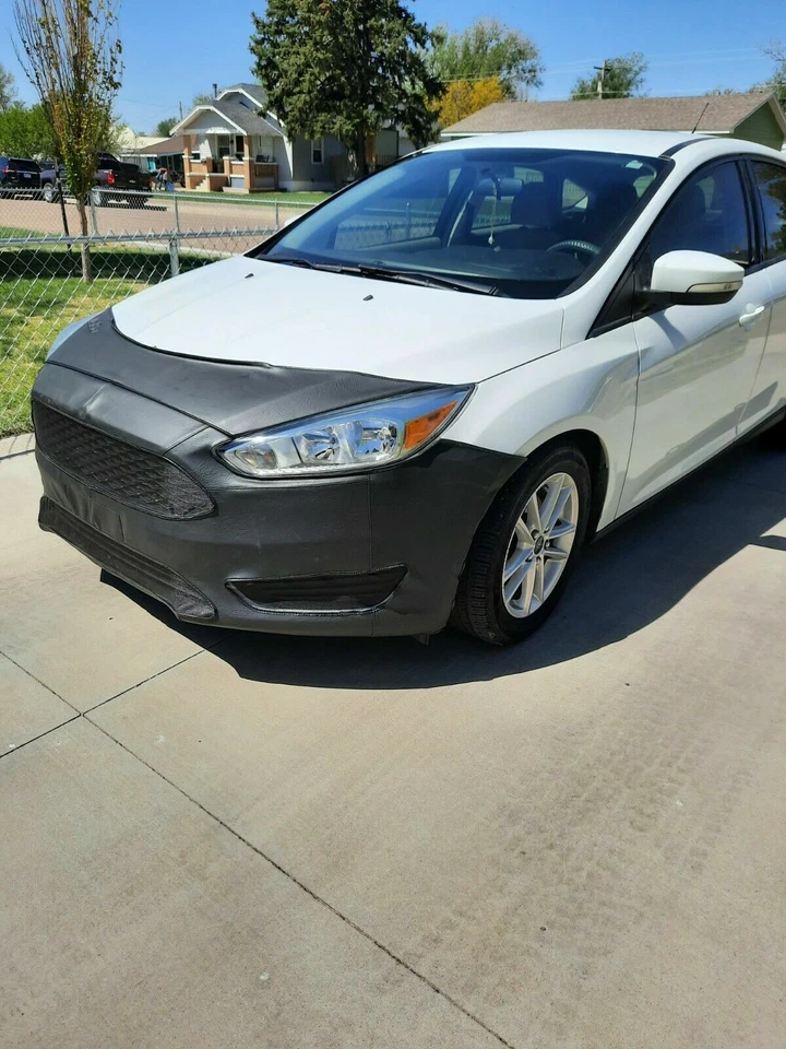 Sujetador con cubierta de máscara frontal Lebra para Ford Focus S, SE, SEL y titanio 2015-2018 Foto 2 de 3