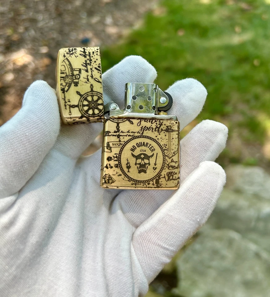 Bandera de Barbanegra armadura de latón Zippo | Grabado profundo de 4 lados | Pirata Jolly Roger Foto 2 de 4