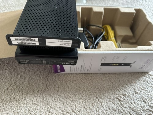 NetGear N600 Podwójny kabel WiFi Modem Router - czarny (C3700) - Zdjęcie 6 z 7
