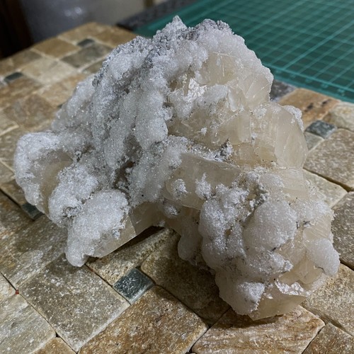 CALCITE FASCINATING LARGE SPECIMEN FROM CAVNIC MINE, ROMANIA. 490g. MF4235 - Picture 2 of 21