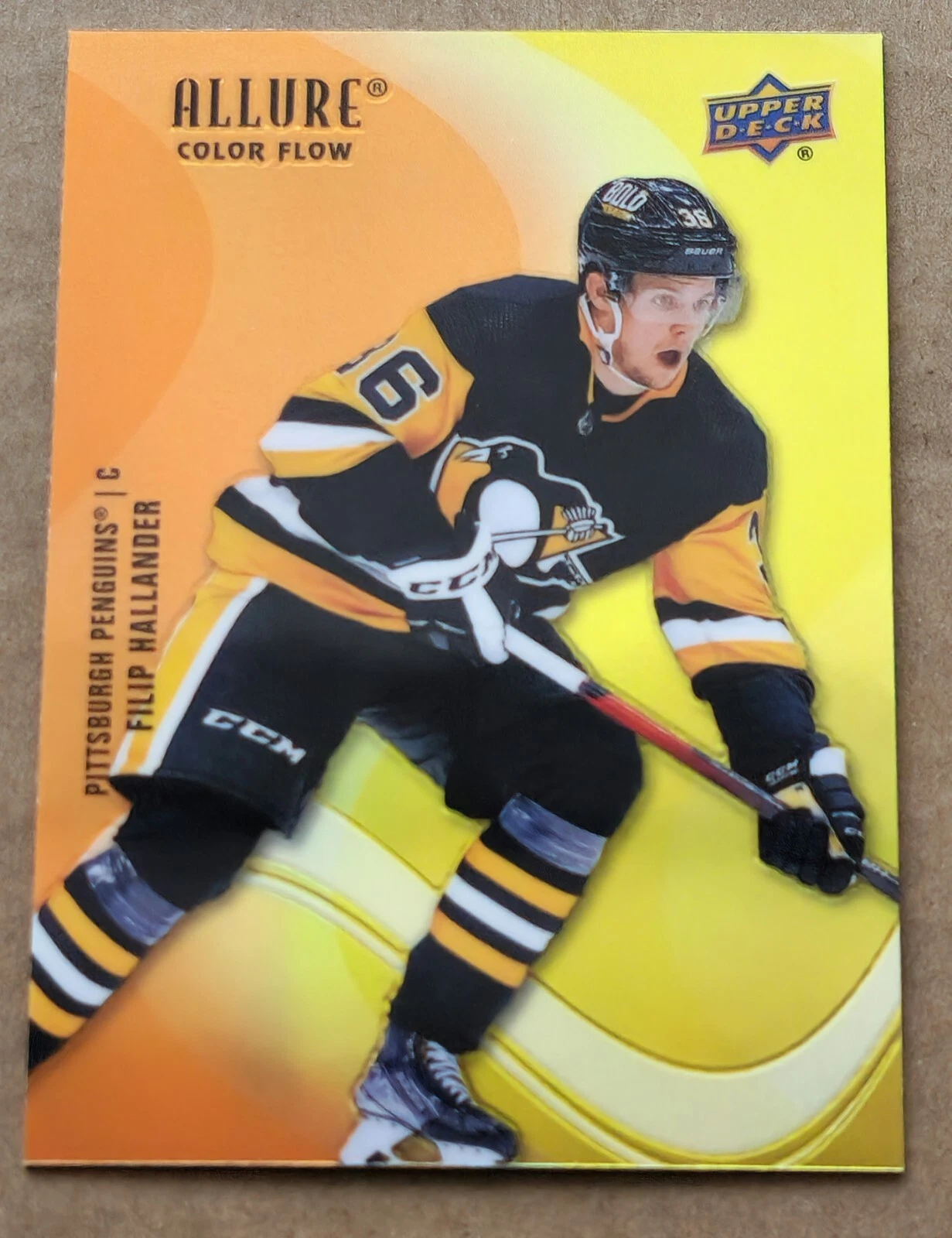 22-23 UD Allure Hockey Rookie Color Flow Orange-Yellow SF-40 Filip Hallander