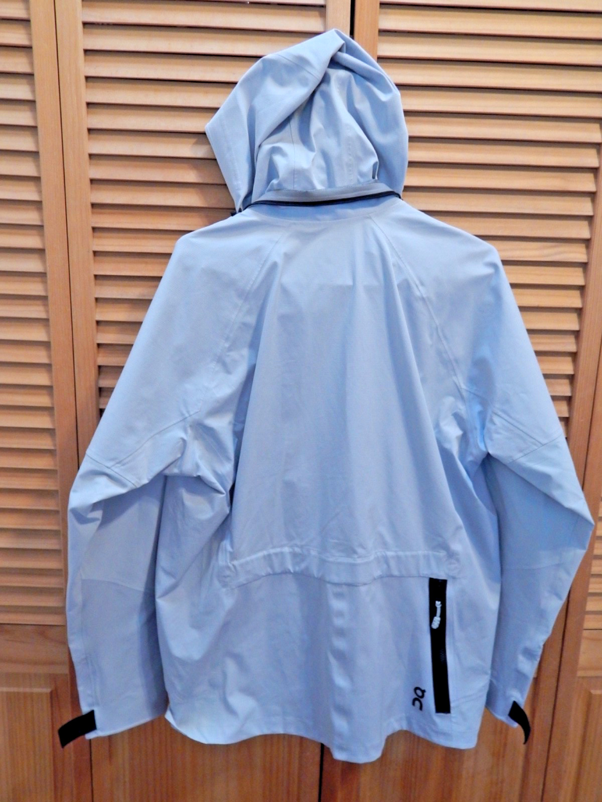 On Cloud Explorer Jacket Heavy Shell Gray- Mens M… - image 3