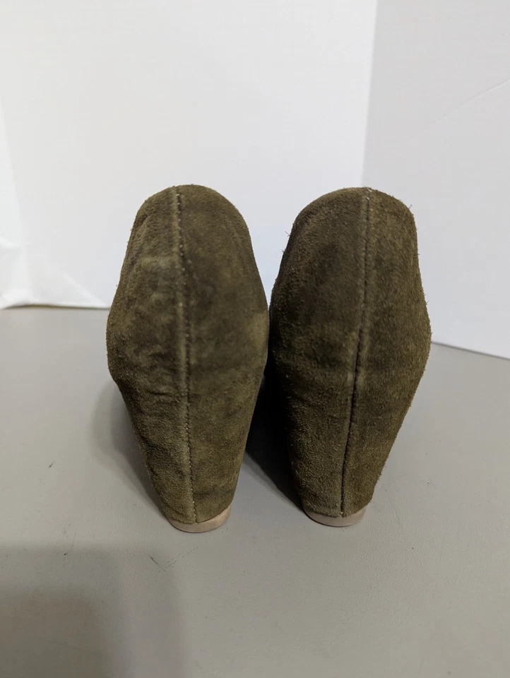 Merona Women's Size 8 Olive Green Wedge Heel Slip On Shoes - Image 4 of 4